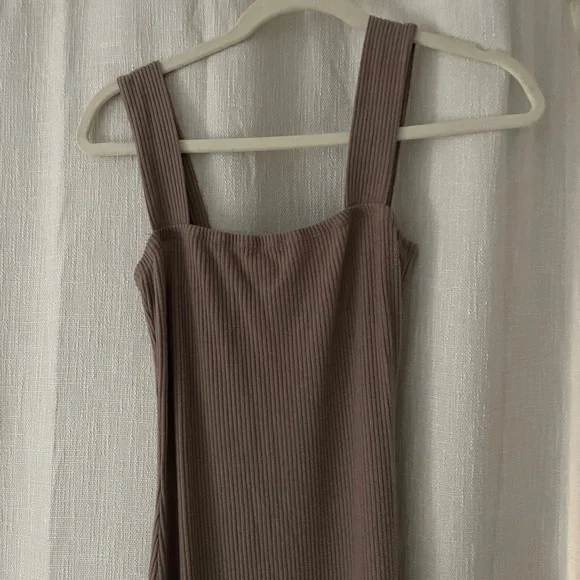 Ribbed midi dress - Picture 2 of 6